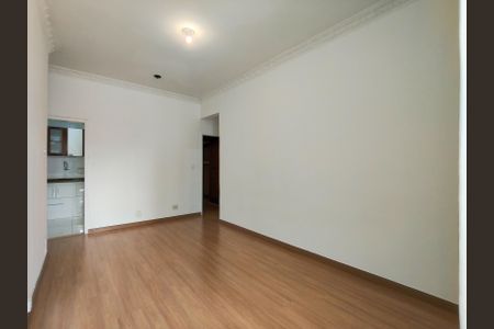 Apartamento para alugar com 70m², 2 quartos e 1 vagaSala