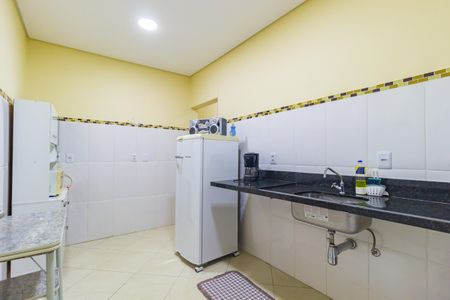 Casa para alugar com 420m², 8 quartos e 4 vagas Casa para alugar com 420m², 8 quartos e 4 vagasCozinha 2