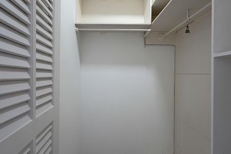 Closet de apartamento para alugar com 1 quarto, 52m² em José Menino, Santos