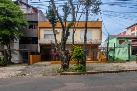 Casa para alugar com 120m², 2 quartos e 2 vagasFachada