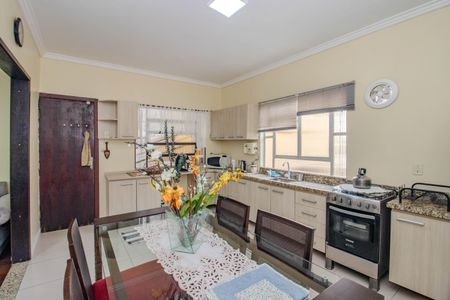 Casa para alugar com 120m², 2 quartos e 2 vagasCozinha