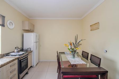 Casa para alugar com 120m², 2 quartos e 2 vagasCozinha