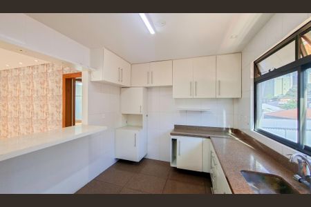 Apartamento à venda com 180m², 4 quartos e 3 vagas Apartamento à venda com 180m², 4 quartos e 3 vagasCozinha