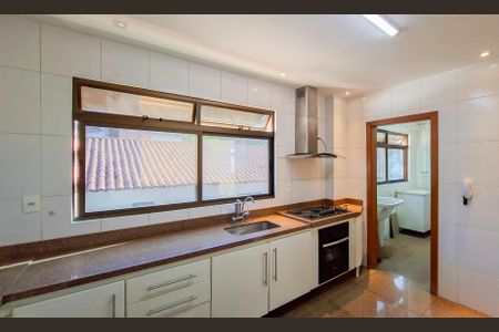 Apartamento à venda com 180m², 4 quartos e 3 vagas Apartamento à venda com 180m², 4 quartos e 3 vagasCozinha