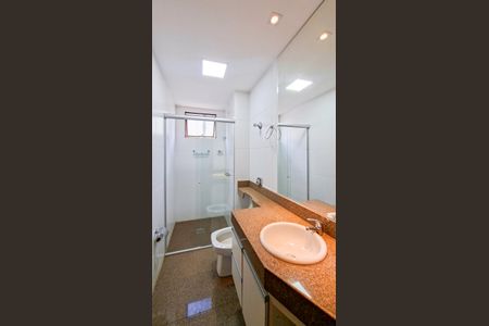 Apartamento à venda com 180m², 4 quartos e 3 vagas Apartamento à venda com 180m², 4 quartos e 3 vagasBanheiro Social