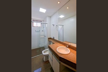 Apartamento à venda com 180m², 4 quartos e 3 vagas Apartamento à venda com 180m², 4 quartos e 3 vagasBanheiro Social