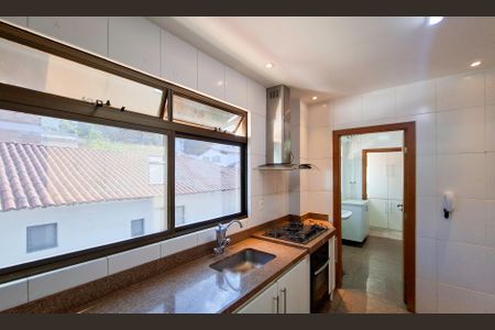 Apartamento à venda com 180m², 4 quartos e 3 vagas Apartamento à venda com 180m², 4 quartos e 3 vagasCozinha