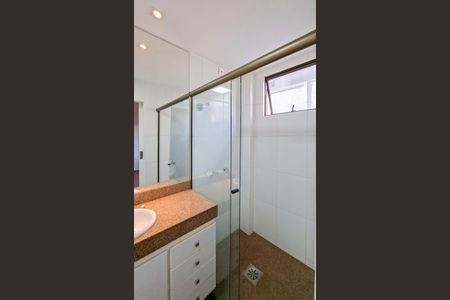 Apartamento à venda com 180m², 4 quartos e 3 vagas Apartamento à venda com 180m², 4 quartos e 3 vagasBanheiro da Suíte 2