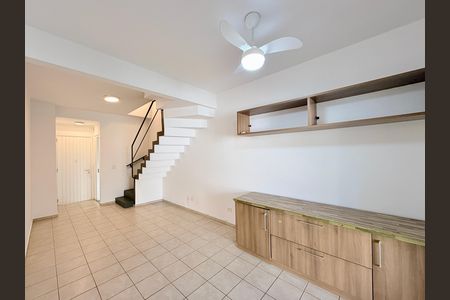 Sala  de casa de condomínio para alugar com 3 quartos, 145m² em Jardim Novo Santo Amaro, São Paulo