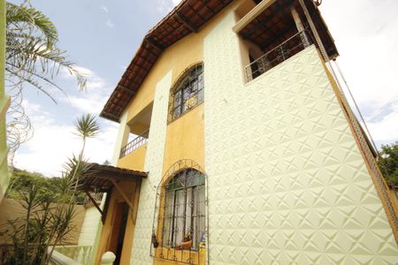 Casa à venda com 252m², 4 quartos e 3 vagasfachada