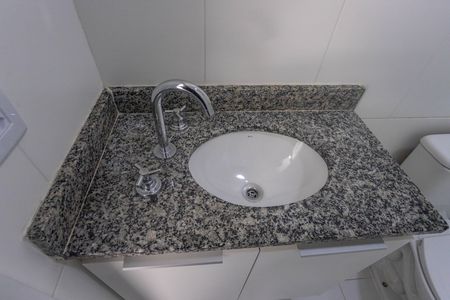 Apartamento para alugar com 55m², 2 quartos e 1 vaga Apartamento para alugar com 55m², 2 quartos e 1 vagaBanheiro da suíte