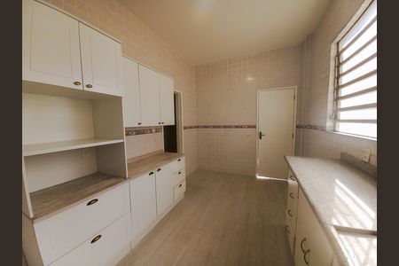 Apartamento à venda com 118m², 2 quartos e sem vaga Apartamento à venda com 118m², 2 quartos e sem vagaCozinha