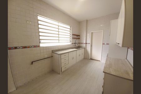 Apartamento à venda com 118m², 2 quartos e sem vaga Apartamento à venda com 118m², 2 quartos e sem vagaCozinha