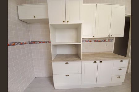 Apartamento à venda com 118m², 2 quartos e sem vaga Apartamento à venda com 118m², 2 quartos e sem vagaCozinha - Armários