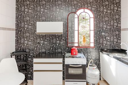 Cozinha de casa para alugar com 1 quarto, 50m² em Jardim Aeroporto, São Paulo