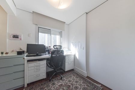 Apartamento à venda com 126m², 3 quartos e 4 vagas Apartamento à venda com 126m², 3 quartos e 4 vagasEscritório