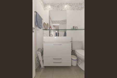 Apartamento à venda com 126m², 3 quartos e 4 vagas Apartamento à venda com 126m², 3 quartos e 4 vagasBanheiro da Suíte 1