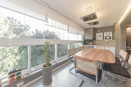 Apartamento à venda com 126m², 3 quartos e 4 vagas Apartamento à venda com 126m², 3 quartos e 4 vagasVaranda da Sala