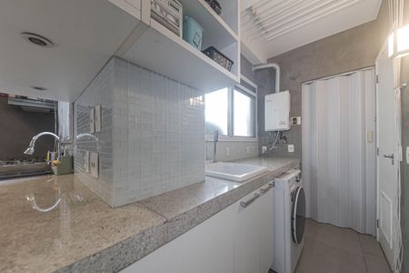 Apartamento à venda com 126m², 3 quartos e 4 vagas Apartamento à venda com 126m², 3 quartos e 4 vagasLavanderia