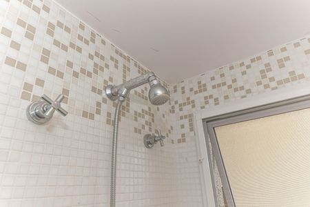Apartamento à venda com 126m², 3 quartos e 4 vagas Apartamento à venda com 126m², 3 quartos e 4 vagasBanheiro da Suíte 1