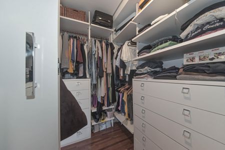 Apartamento à venda com 126m², 3 quartos e 4 vagas Apartamento à venda com 126m², 3 quartos e 4 vagasSuite 2 - Closet