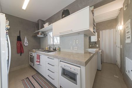Apartamento à venda com 126m², 3 quartos e 4 vagas Apartamento à venda com 126m², 3 quartos e 4 vagasCozinha