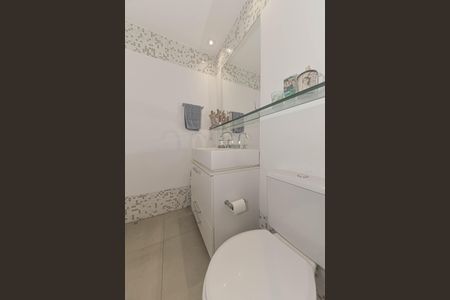 Apartamento à venda com 126m², 3 quartos e 4 vagas Apartamento à venda com 126m², 3 quartos e 4 vagasBanheiro da Suíte 1