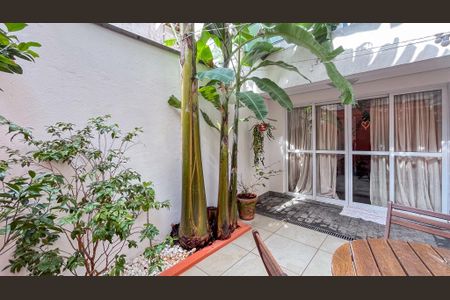 Casa à venda com 200m², 3 quartos e 3 vagas Casa à venda com 200m², 3 quartos e 3 vagasEspaço Gourmet