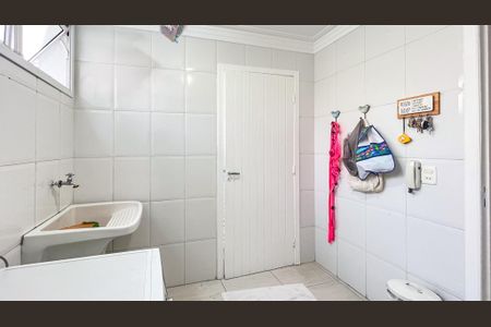 Casa à venda com 200m², 3 quartos e 3 vagas Casa à venda com 200m², 3 quartos e 3 vagasÁrea de Serviço