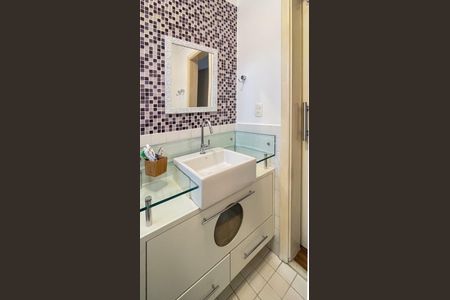 Casa à venda com 200m², 3 quartos e 3 vagas Casa à venda com 200m², 3 quartos e 3 vagasBanheiro da Suíte 1