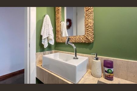 Casa à venda com 200m², 3 quartos e 3 vagas Casa à venda com 200m², 3 quartos e 3 vagasLavabo