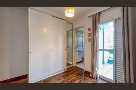 Casa à venda com 200m², 3 quartos e 3 vagas Casa à venda com 200m², 3 quartos e 3 vagasSuíte 3