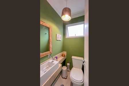 Casa à venda com 200m², 3 quartos e 3 vagas Casa à venda com 200m², 3 quartos e 3 vagasLavabo