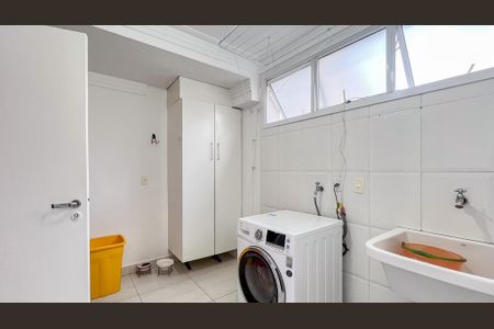 Casa à venda com 200m², 3 quartos e 3 vagas Casa à venda com 200m², 3 quartos e 3 vagasCozinha