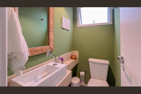 Casa à venda com 200m², 3 quartos e 3 vagas Casa à venda com 200m², 3 quartos e 3 vagasLavabo