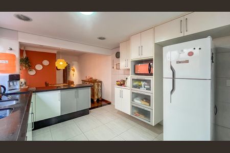 Casa à venda com 200m², 3 quartos e 3 vagas Casa à venda com 200m², 3 quartos e 3 vagasCozinha