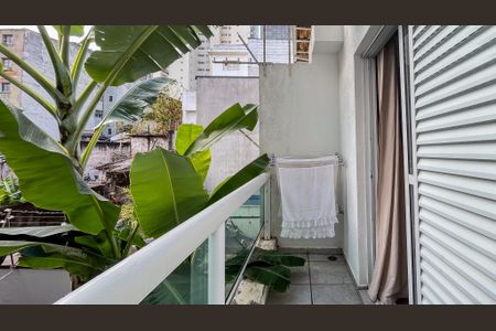 Casa à venda com 200m², 3 quartos e 3 vagas Casa à venda com 200m², 3 quartos e 3 vagasVaranda da Suíte 1