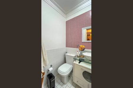 Casa à venda com 200m², 3 quartos e 3 vagas Casa à venda com 200m², 3 quartos e 3 vagasBanheiro da Suíte 2