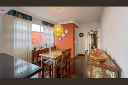 Casa à venda com 200m², 3 quartos e 3 vagas Casa à venda com 200m², 3 quartos e 3 vagasSala de Jantar