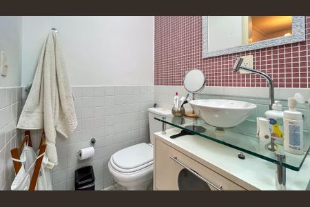 Casa à venda com 200m², 3 quartos e 3 vagas Casa à venda com 200m², 3 quartos e 3 vagasBanheiro da Suíte 2