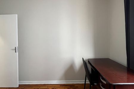 Quarto  de apartamento para alugar com 2 quartos, 70m² em Embaré, Santos