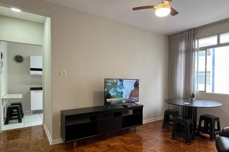 Sala de apartamento para alugar com 2 quartos, 70m² em Embaré, Santos