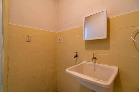Banheiro de kitnet/studio para alugar com 1 quarto, 40m² em Bela Vista, São Paulo