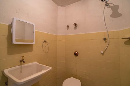 Banheiro de kitnet/studio para alugar com 1 quarto, 40m² em Bela Vista, São Paulo