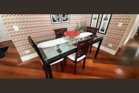 Apartamento à venda com 80m², 2 quartos e 1 vagaSala de Jantar