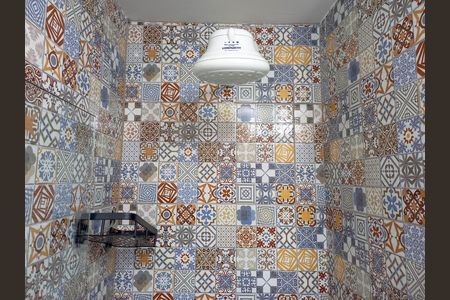 Banheiro social de kitnet/studio para alugar com 1 quarto, 35m² em Vila Buarque, São Paulo