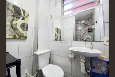 Banheiro social de kitnet/studio para alugar com 1 quarto, 35m² em Vila Buarque, São Paulo