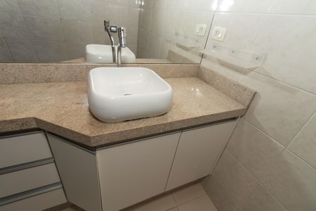 Apartamento à venda com 70m², 2 quartos e 1 vaga Apartamento à venda com 70m², 2 quartos e 1 vagaBanheiro da Suíte