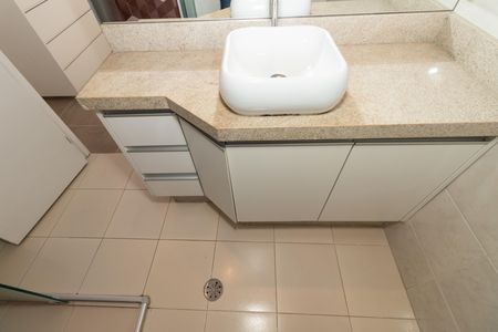 Apartamento à venda com 70m², 2 quartos e 1 vaga Apartamento à venda com 70m², 2 quartos e 1 vagaBanheiro da Suíte