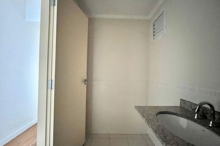 Apartamento à venda com 123m², 4 quartos e 2 vagas Apartamento à venda com 123m², 4 quartos e 2 vagasBanheiro Corredor